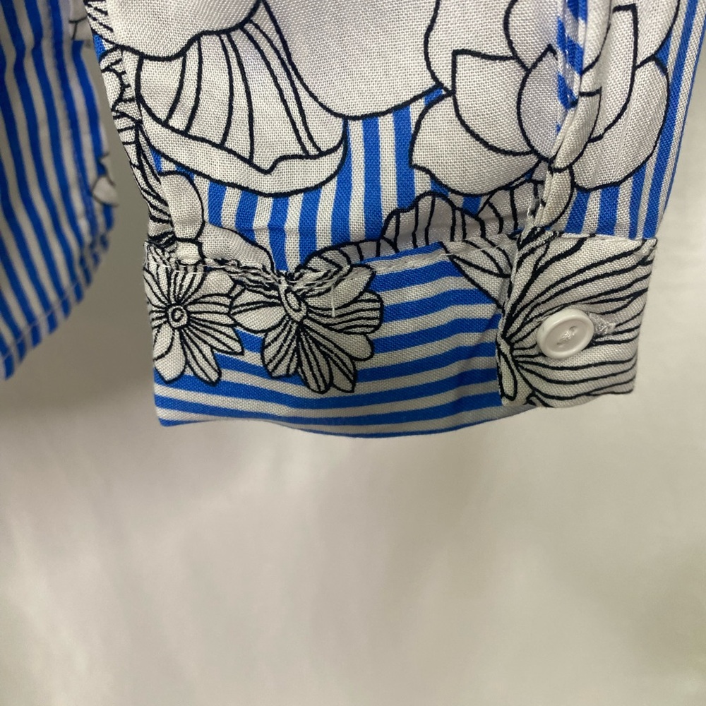 NWOT, Blouse,New Look ,Size Medium ,Blue /white color/flowers - Picture 5 of 5